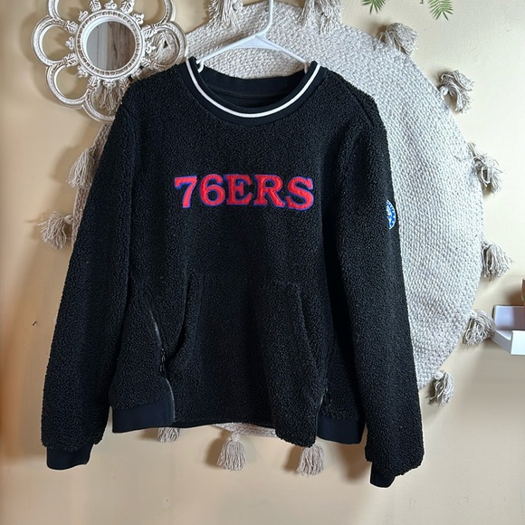 fisll Tops - Fisll 76ers fuzzy pullover